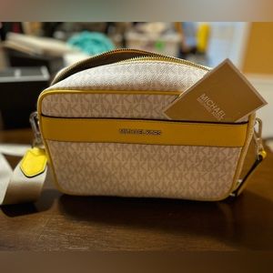 Michael Kors cross body!